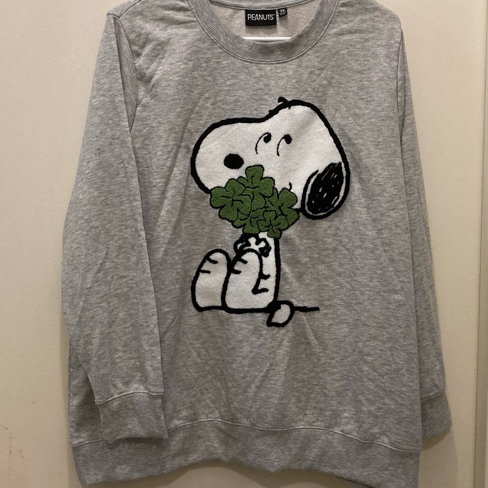 Peanuts Snoopy Gray Pullover with Clovers